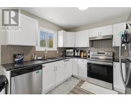 6 - 720 DEVERON CRESCENT - 23