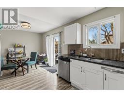 6 - 720 DEVERON CRESCENT - 25