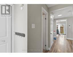 6 - 720 DEVERON CRESCENT - 26