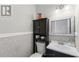 6 - 720 DEVERON CRESCENT - 7