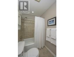 996 WATERLOO STREET - 32