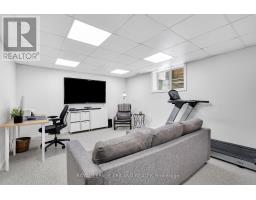 731 SPRINGWOOD CRESCENT - 34