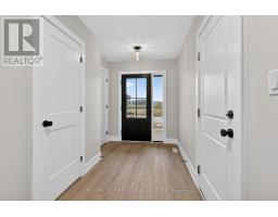 34 POSTMA CRESCENT - 3