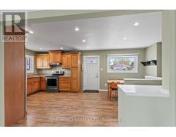 120 SUSAN AVENUE - 21