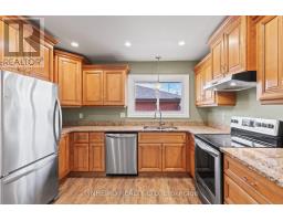 120 SUSAN AVENUE - 23