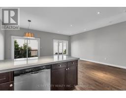 16 - 1030 OAKCROSSING GATE - 11