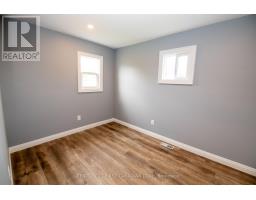 5 BRISCOE STREET W - 16