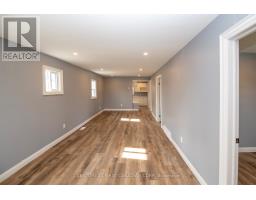 5 BRISCOE STREET W - 4
