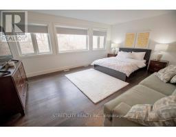 1345 DYER CRESCENT - 21