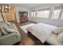 1345 DYER CRESCENT - 22