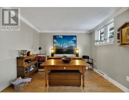 202 - 275 QUEENS AVENUE - 21