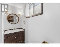74 PATIENCE CRESCENT - 32