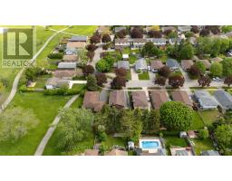 74 PATIENCE CRESCENT - 46
