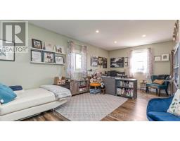 33134 BACK STREET - 18