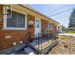 198 ARLINGTON CRESCENT - 3