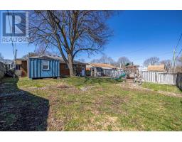 198 ARLINGTON CRESCENT - 32