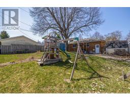 198 ARLINGTON CRESCENT - 33