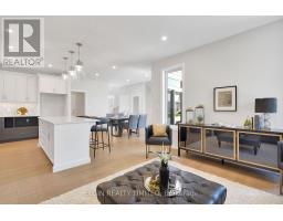 4 KEBA CRESCENT - 18