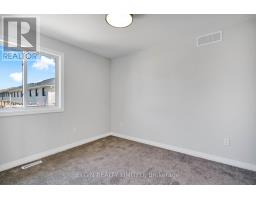 4 KEBA CRESCENT - 33