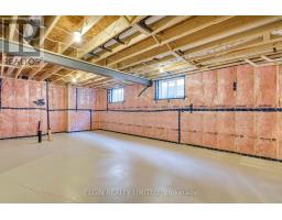 4 KEBA CRESCENT - 35