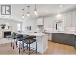 4 KEBA CRESCENT - 6