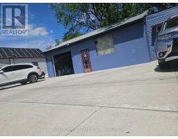 1092 BRYDGES STREET - 2