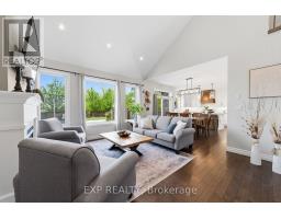 26 CAROLINA CRESCENT - 11