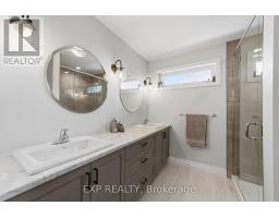26 CAROLINA CRESCENT - 23