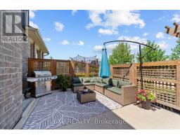 26 CAROLINA CRESCENT - 32