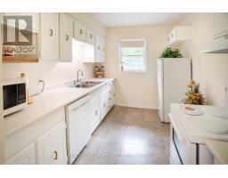 1468 GAINSBOROUGH ROAD - 31