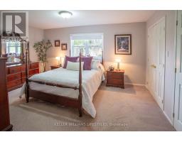 1468 GAINSBOROUGH ROAD - 37