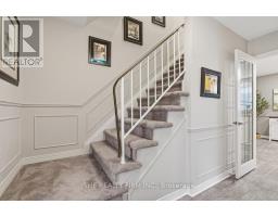 18 MCTAGGART CRESCENT - 21