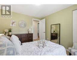 18 MCTAGGART CRESCENT - 27