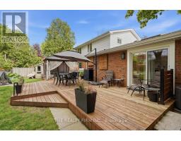 18 MCTAGGART CRESCENT - 37