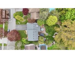18 MCTAGGART CRESCENT - 42