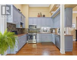 160 BRUCE STREET - 36