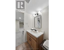 38 CAMROSE COURT - 32