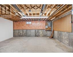 31 - 211 PINE VALLEY DRIVE - 43