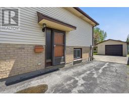 332 ARDSLEY CRESCENT - 2