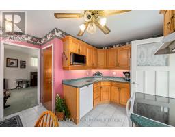 59 CHURCHILL CRESCENT - 6