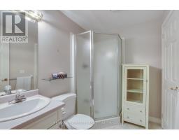 68 - 1040 RIVERSIDE DRIVE - 34