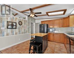 48 REDFORD DRIVE - 14