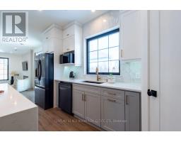 18 MCNAB STREET - 4