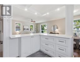 15 RENNY CRESCENT - 15