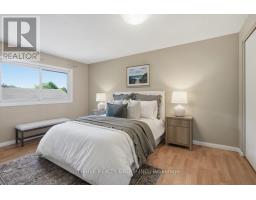 15 RENNY CRESCENT - 16