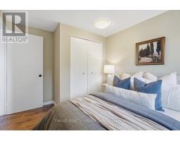 15 RENNY CRESCENT - 19