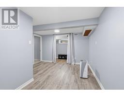 15 RENNY CRESCENT - 33