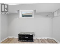 15 RENNY CRESCENT - 34