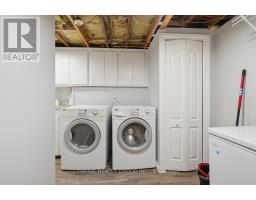 15 RENNY CRESCENT - 35