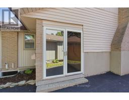 15 RENNY CRESCENT - 36